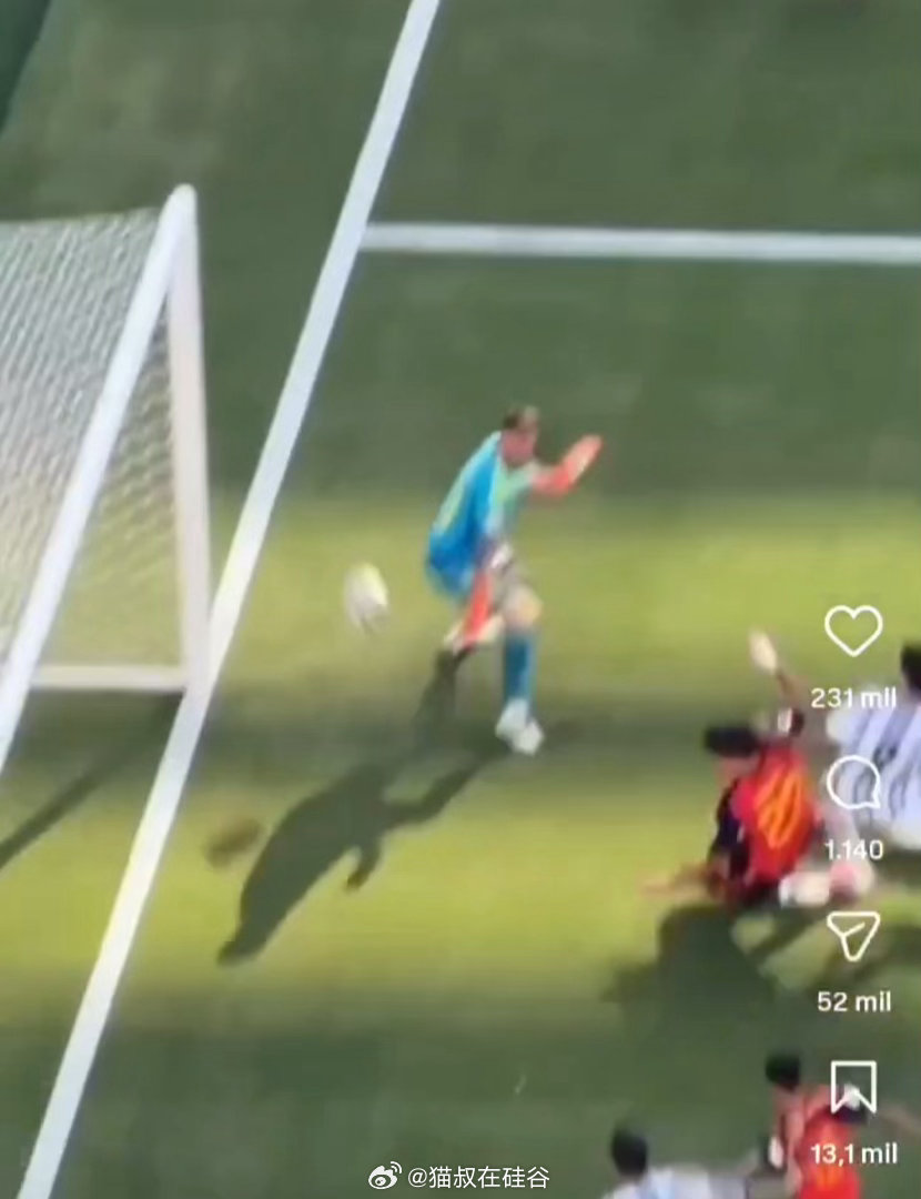 西班牙三次夺冠，比赛最后时刻都有一个极其惊险的解围。2010年世界杯，卡西利亚斯