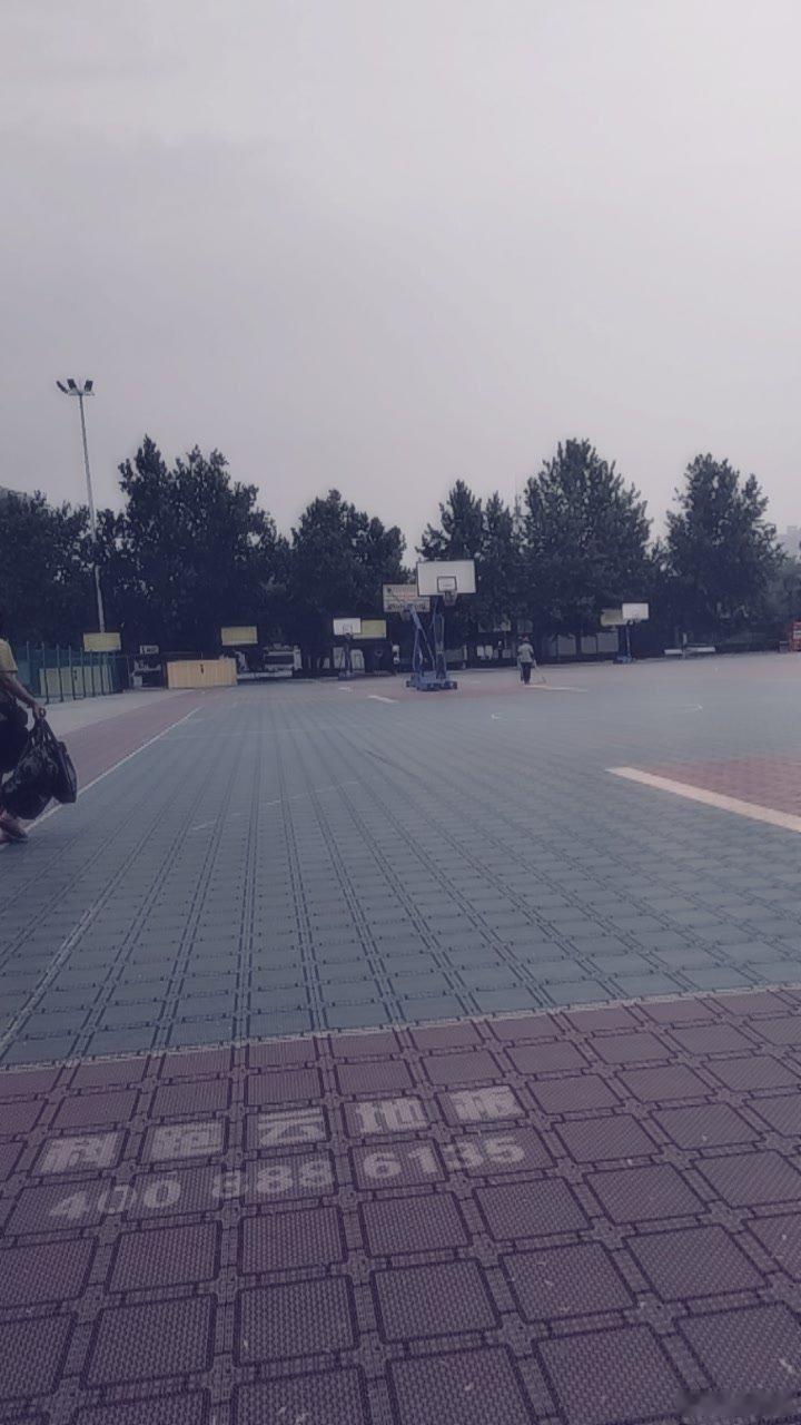 5：4：5，30个罚球线位置投进14个，100个三分球投进27个。逐渐恢复性训练