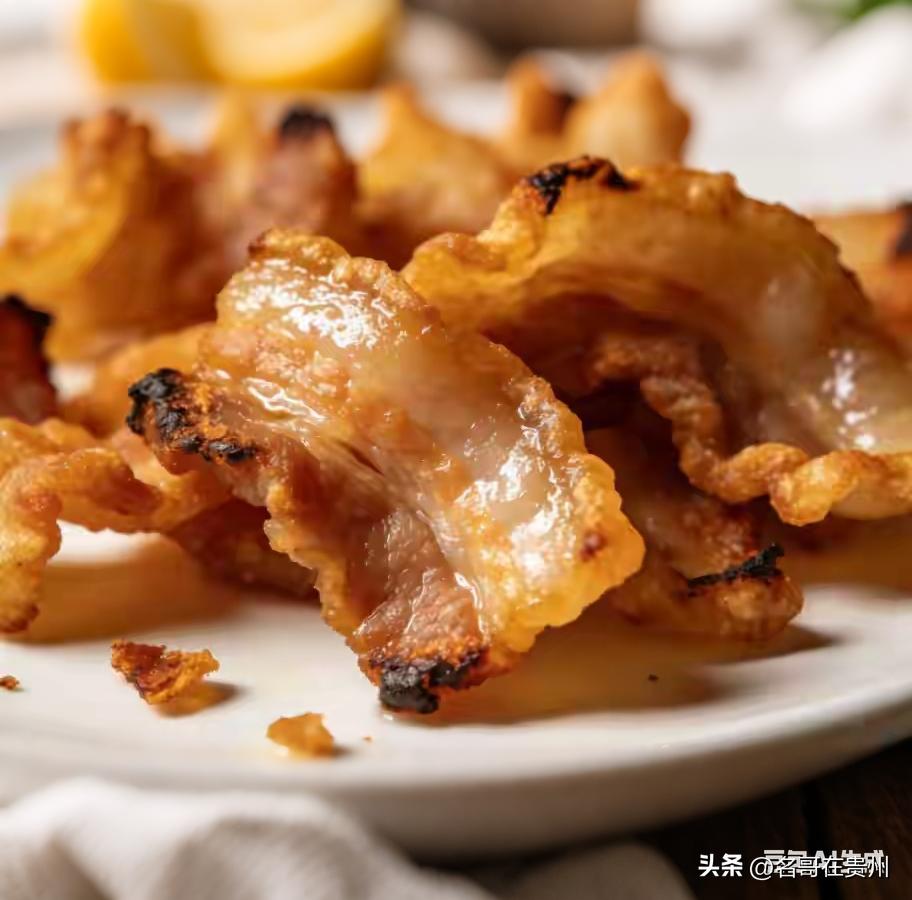 猪油渣吃还是扔？别大意！吃错这4个后果你躲不开！

早上厨房里飘出熬猪油的香味，