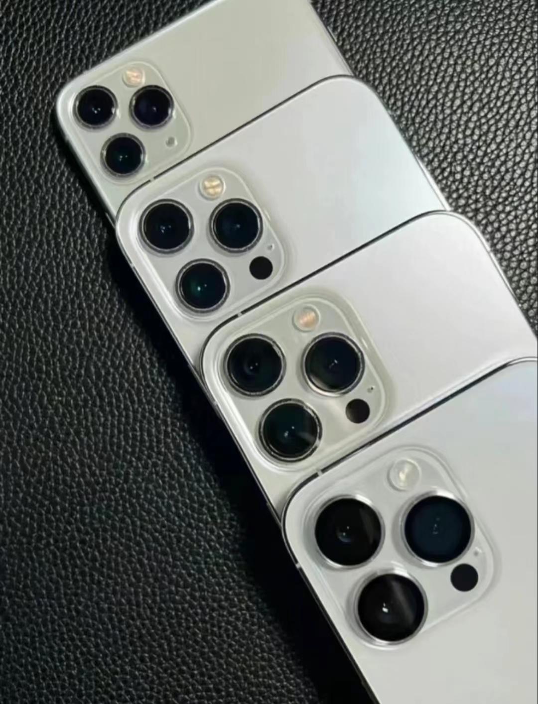 买苹果是瞒着父母换手机的最佳选择，每年就长那样，不仔细看真的分辨不出来[捂脸]
