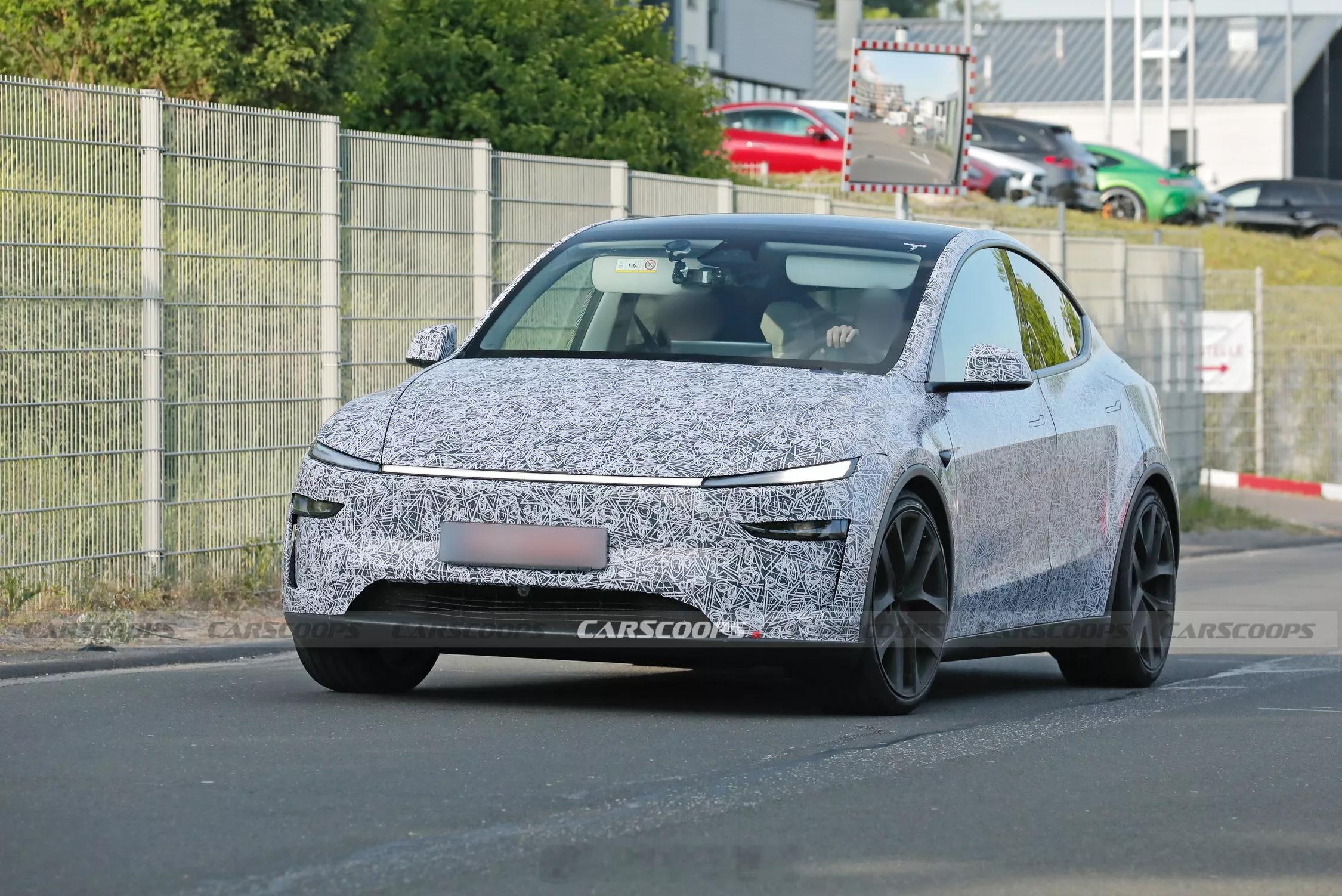 特斯拉Model Y Performance纽北测试中，更低的车身高度，大轮毂下