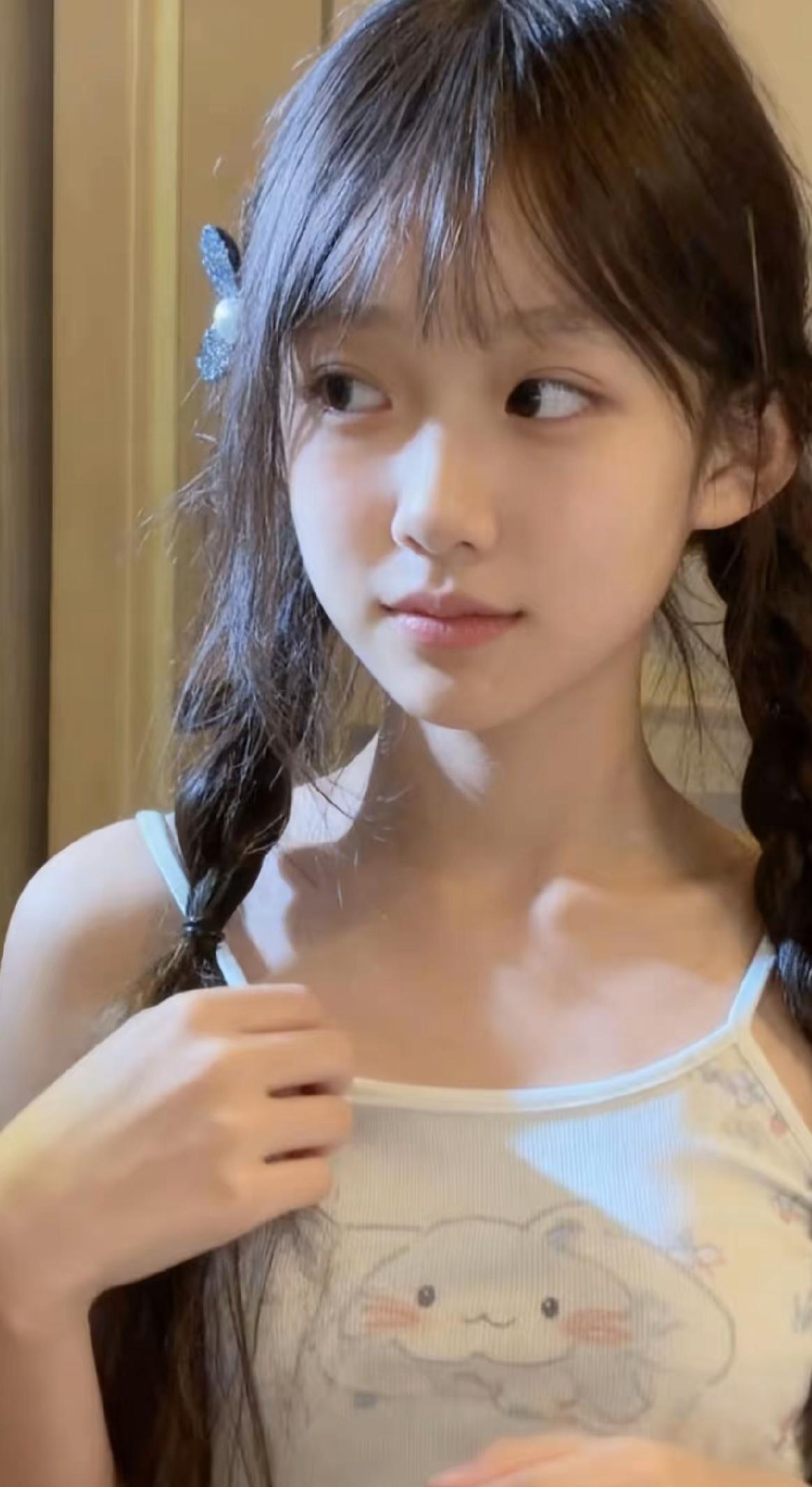 可爱少女心爆棚，萌猫图案吊带衫，甜美可爱！美少女 少女心 少女 美女人像群