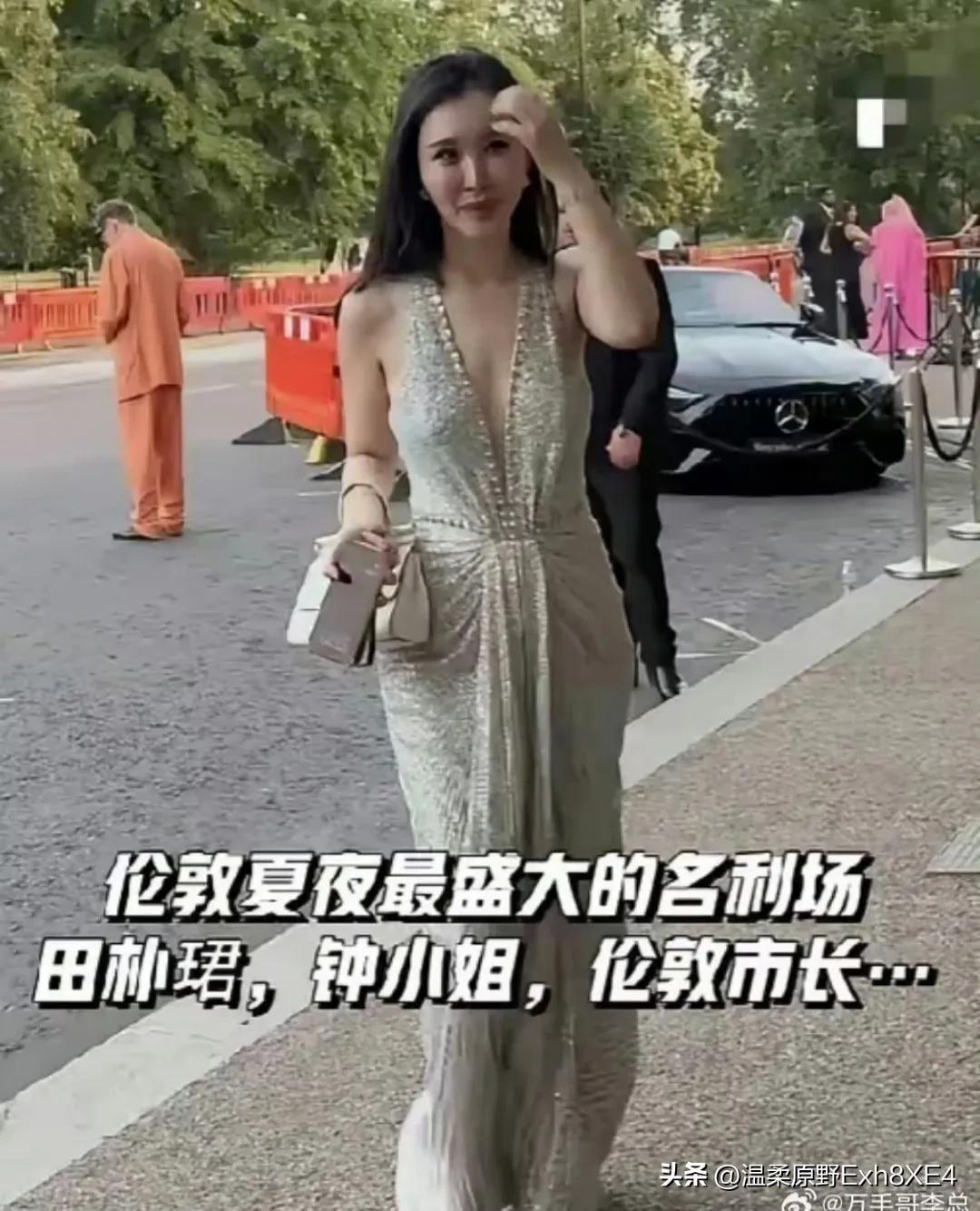 最近两天，王石老婆田朴珺，出席了伦敦夏夜名流派对。白智娇嫩的脸上，洋溢着自信的笑