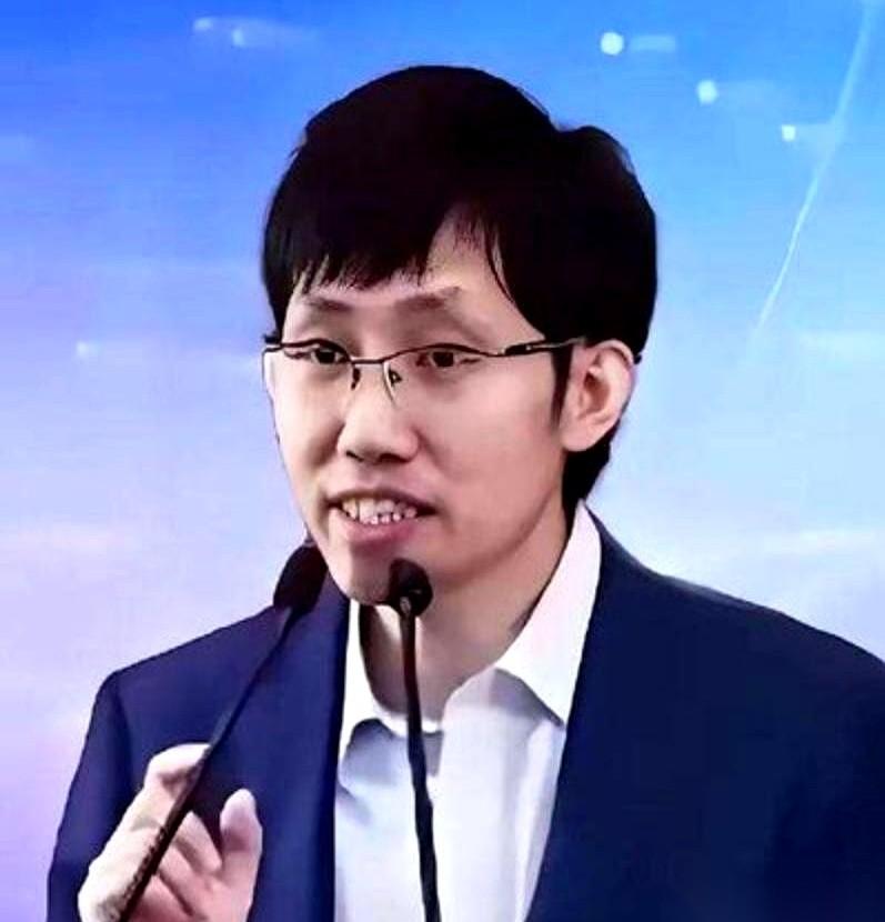 有人说我们跟美国的AI差距，就一两年。
我听完就想笑。
这大概是我今年听过最体面