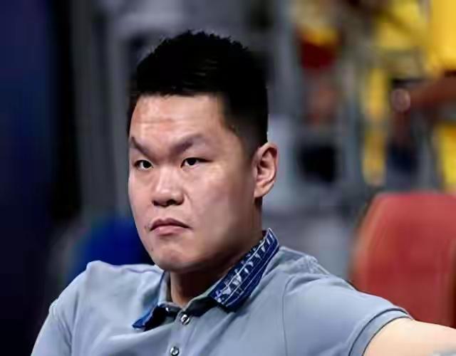朱芳雨的下一份工作：
1、去NBL俱乐部当总经理，概率50%。
2、去CBA俱乐