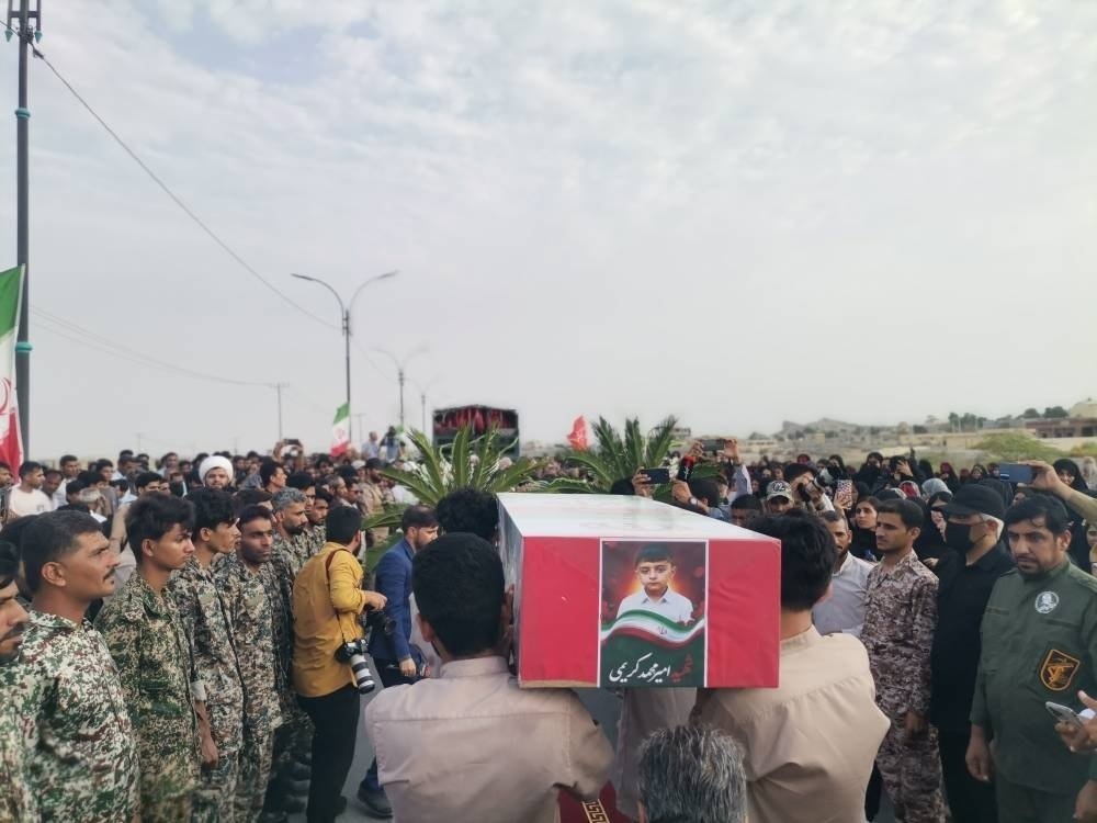 🇮🇷❗伊朗民众为美国对霍尔木兹甘省库赫斯塔克一场婚礼的罪行性袭击受害者举行葬