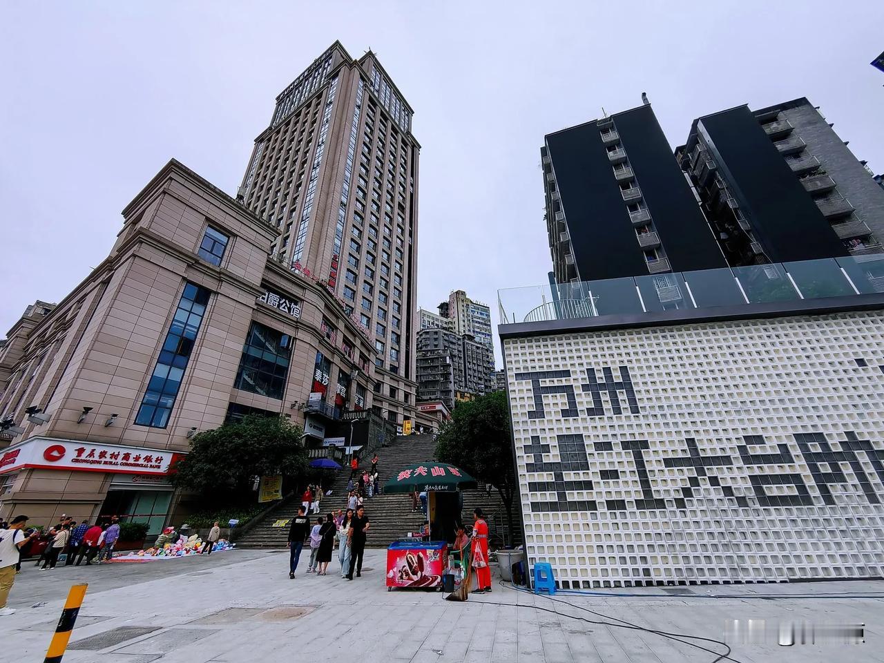 国庆节期间，去重庆万州网红打卡地望江大台阶，赏景拍照吧！