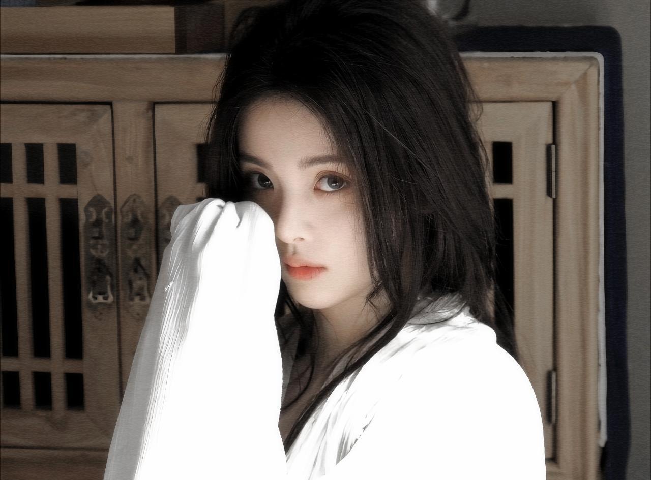 嗑颜bot 投稿 杨超越 你问西湖水偷走她的几分美 