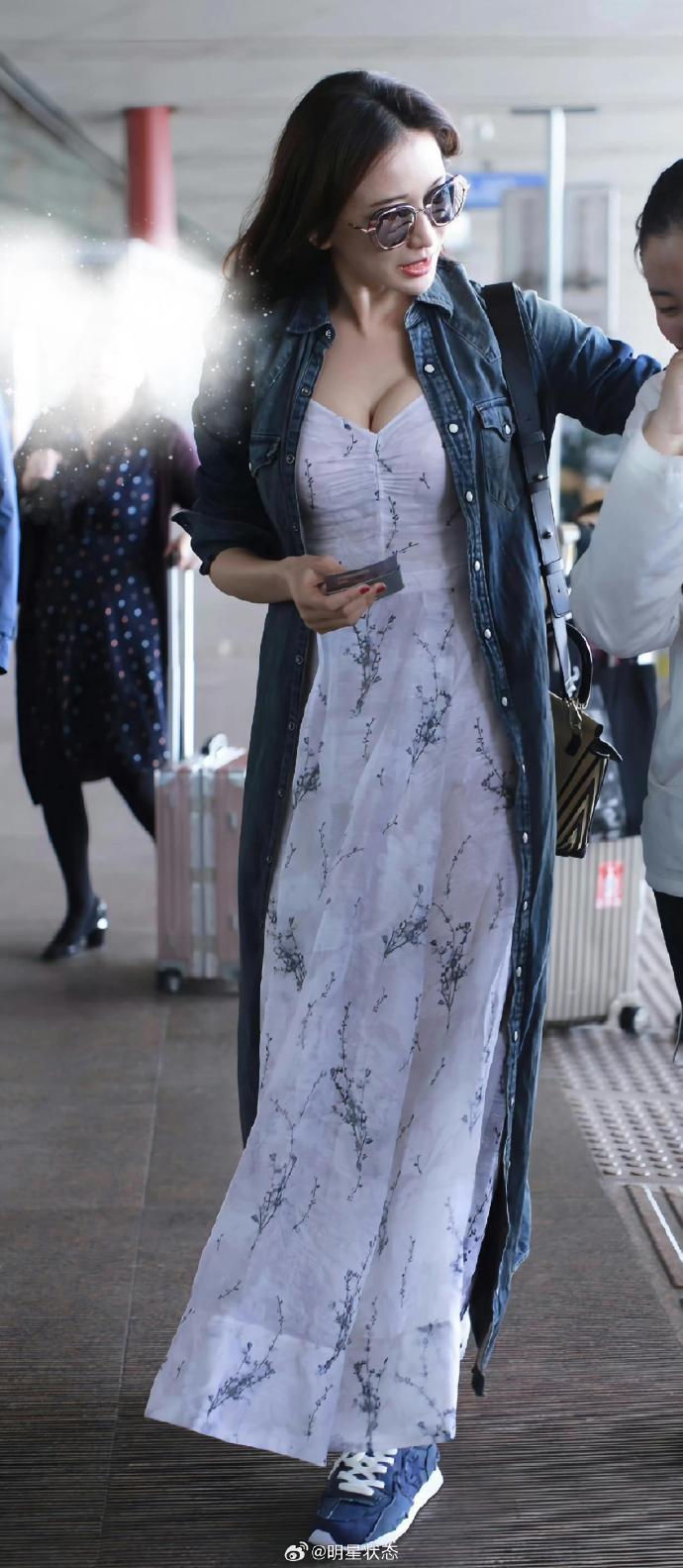 林志玲线下身材巨好，法拉利老了还是法拉利 