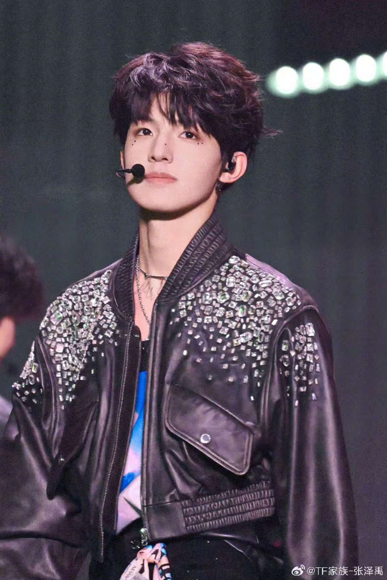 张泽禹 十八月明劲翼抟风张泽禹0430生日快乐🎉恭喜解锁18岁！在未来逐梦路上