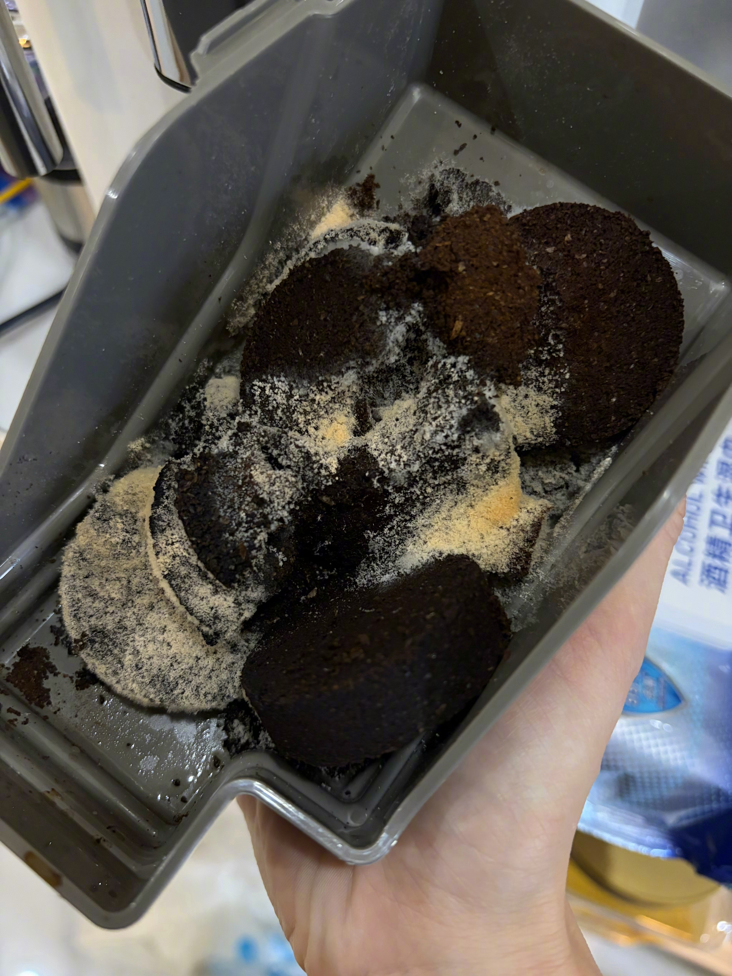 大型崩溃现场…😭我说怎么最近咖啡越喝越不对劲还一直以为是自己买错豆子了…结果今