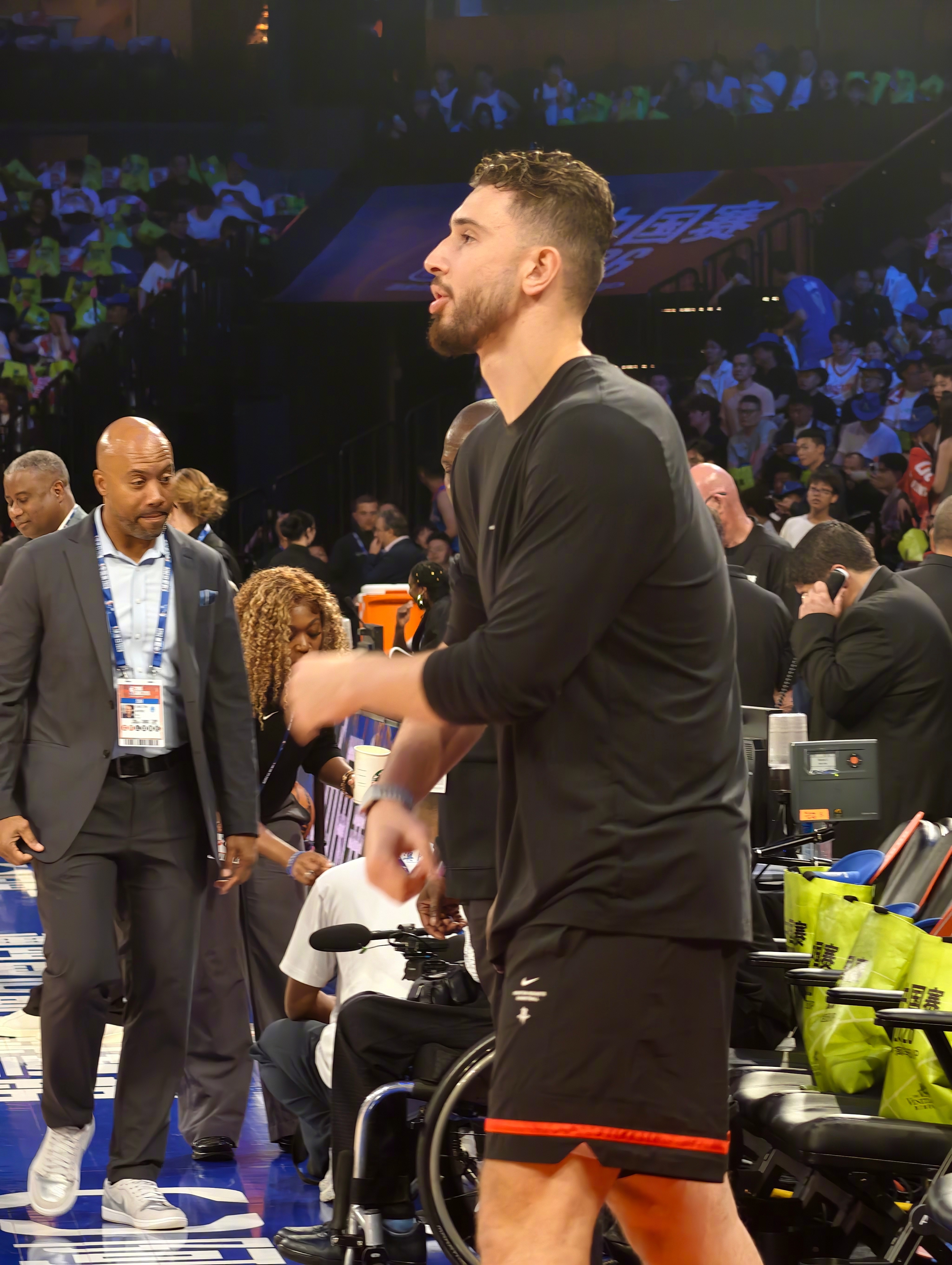 火箭夺宝nba中国赛2026火箭中国行休斯顿火箭[超话]预测一下👀申老师今晚得