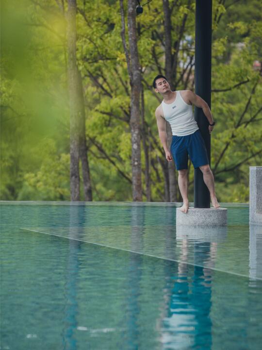 陕南清凉小城！云海草原×冰洞天坑×森林溪涧