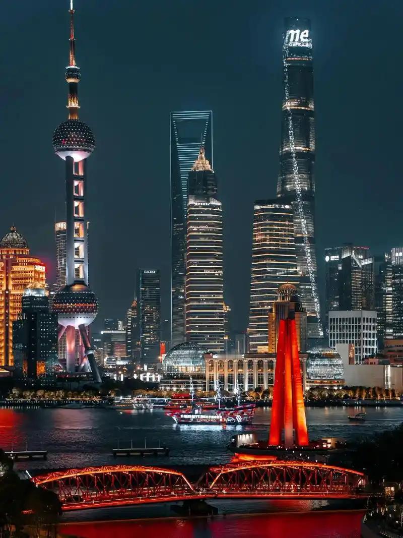 这 20 个城市，若你去过 7 个就算厉害！
 
其一、北京。

其二、上海。