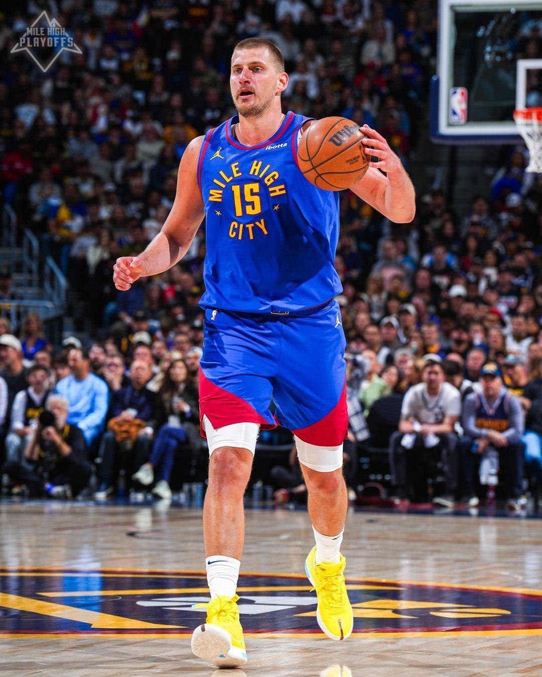 约基奇这个时候两罚不中…这要输了得被开会了nba ​​​