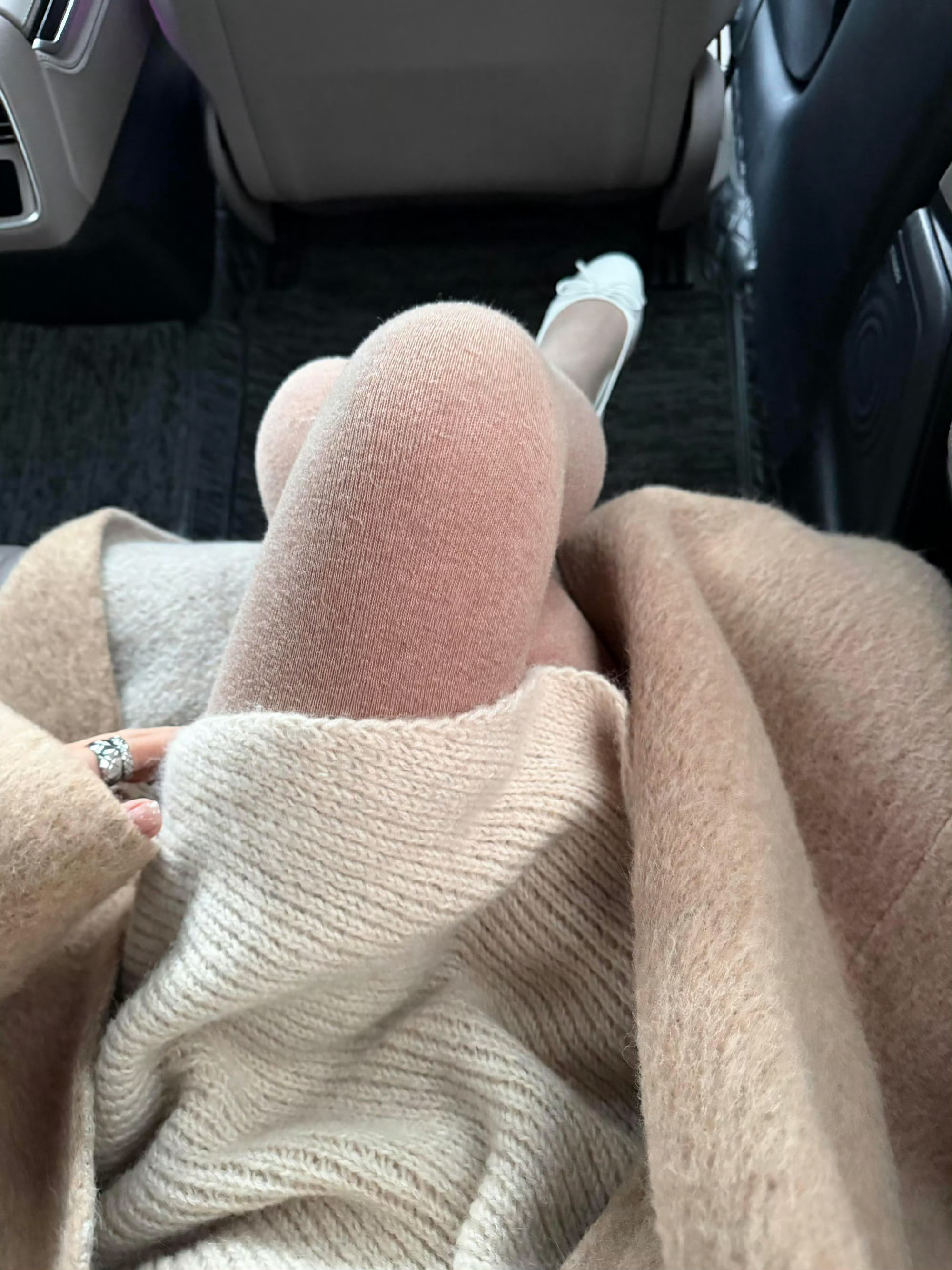 世界允许不合时宜的喧嚣也允许你孤勇的破晓 