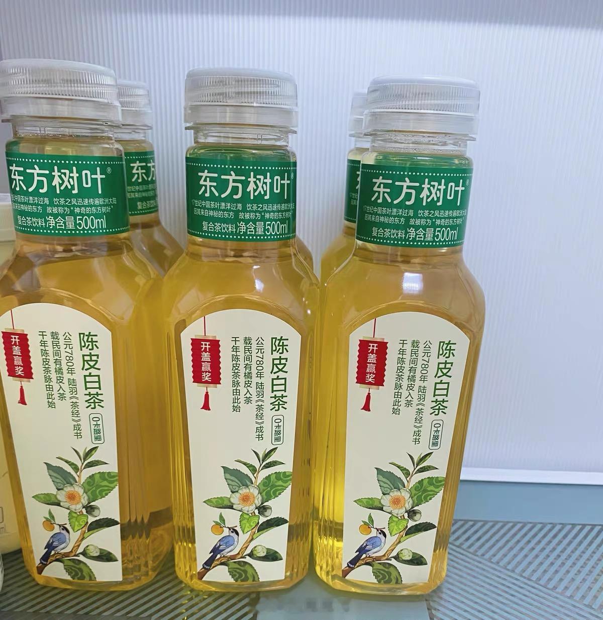 现在的人越来越少喝传统饮料了 主要还是太甜了以前还爱喝茶π，现在只敢喝东方树叶了