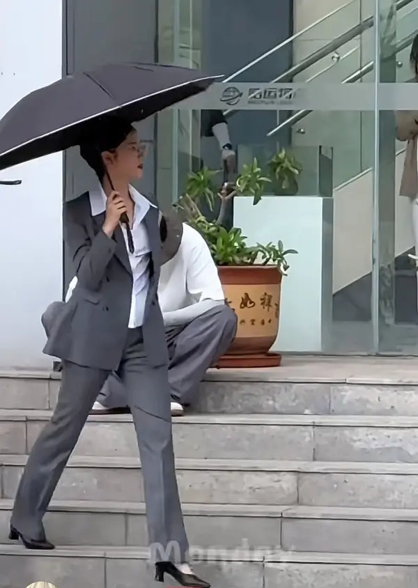 张婧仪 是你吗？ 