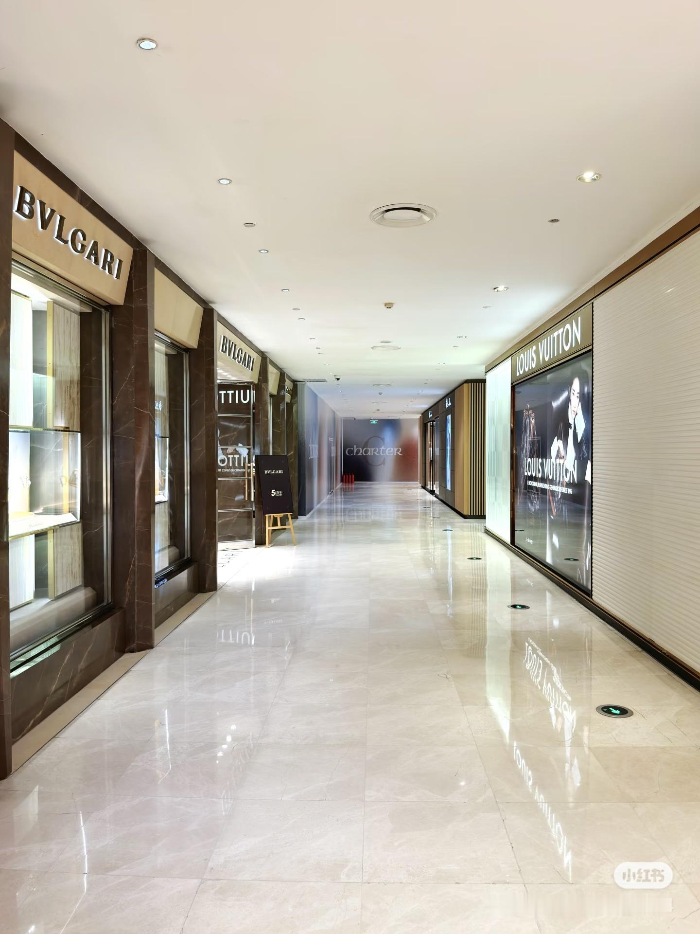 吉林卓展购物中心刘亦菲LV地广硬广新视角 