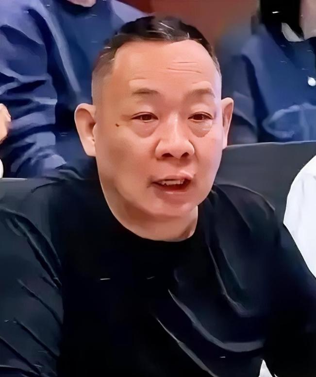 宣布涨租那天，于东来没还价。房东以为他至少会拖、会求情。但什么都没有。胖东来的通