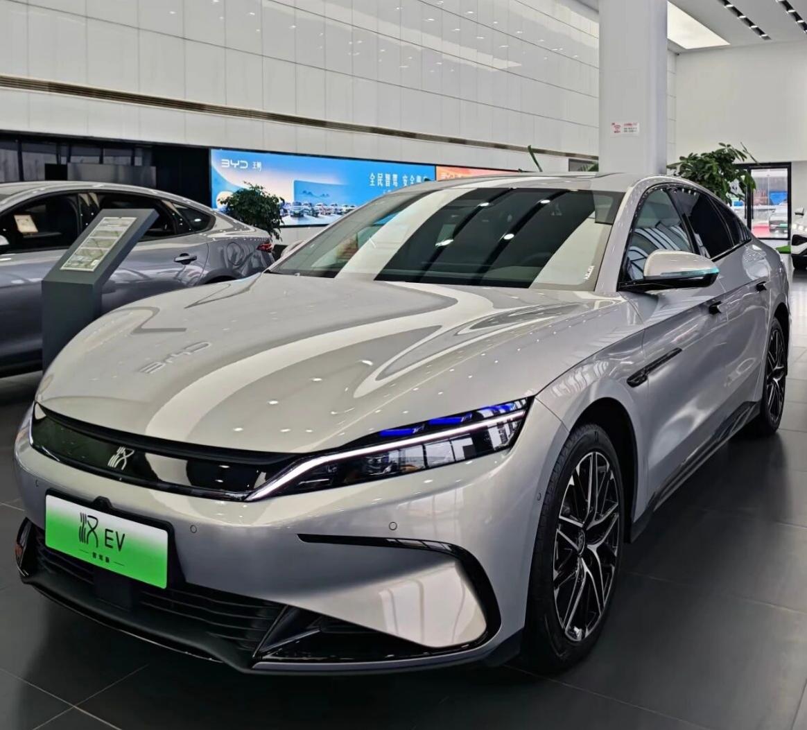 中国汽车出口将创800万辆记录，比亚迪海外卖爆，价格翻倍碾压BBA！乘联会的数据