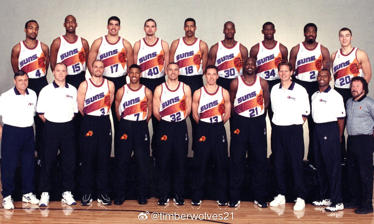 照片中有 5 个人在一场比赛中助攻数超过 20 次！职业生涯最高纪录斯科特·斯基