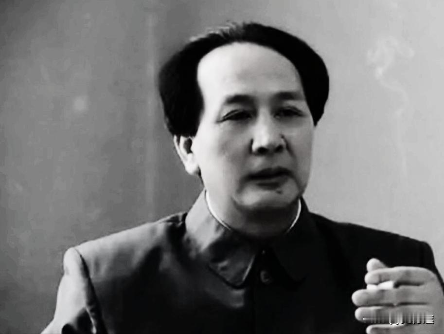 “您长得真像毛主席！”1994年，河南法官许国寅有一次坐出租车，司机一回头，看到