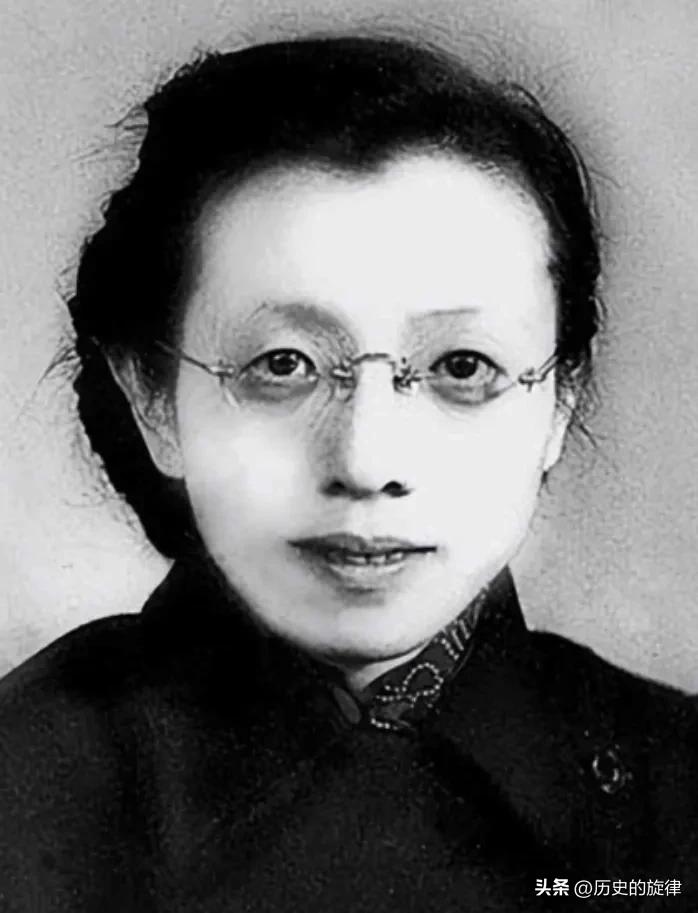 组织给20根金条潜伏南京，她三年打牌输光2.1亿金圆券，解放南京时政委亲自迎接