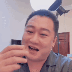 网红二子爷实名举报骡子建议两位大网红八角笼整一把，那可能更有热度[允悲] ​​​