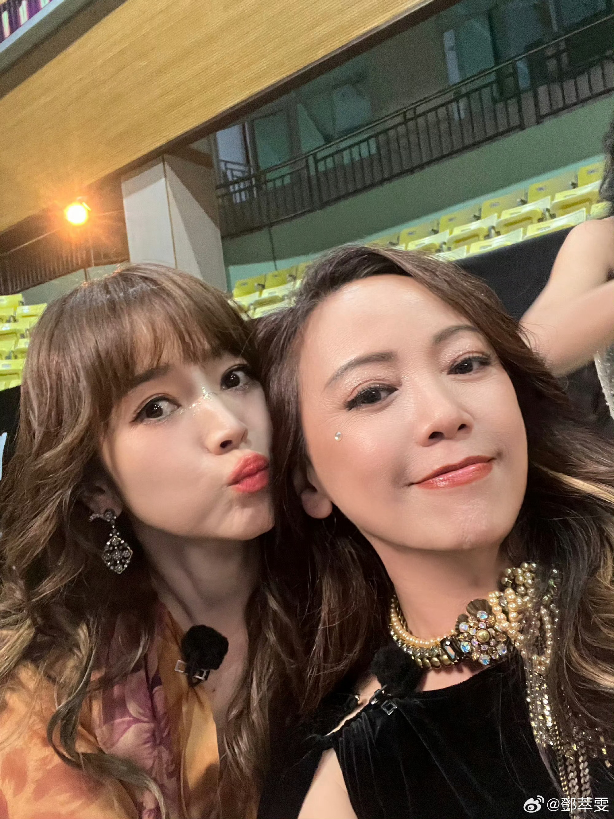 邓萃雯和管乐还有联系邓萃雯侯佩岑管乐乘风后还联系 不是营业式友情，是真的合得来，