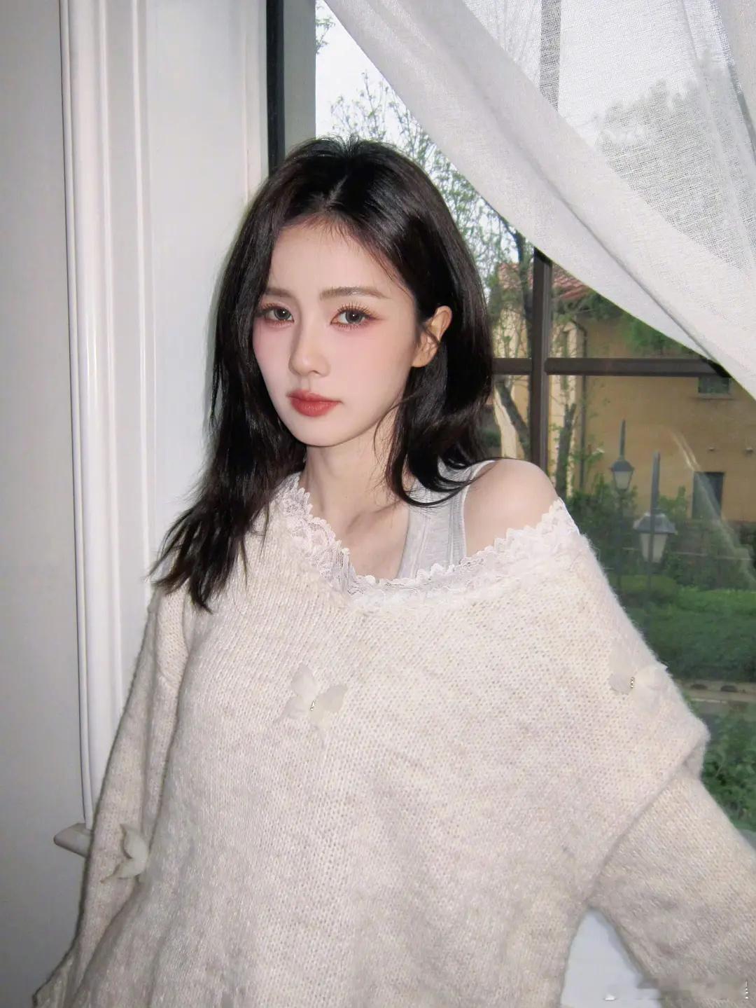 白鹿怎么总是不好好穿衣服？ 