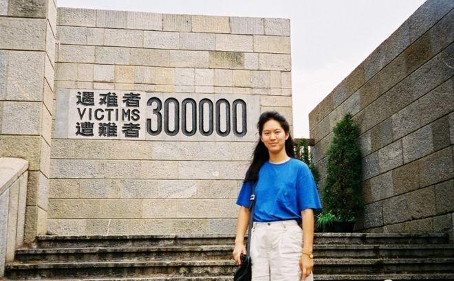 张纯如父亲去世，而可悲的是很多人还不知道张纯如是谁！

2004年美国一36岁女