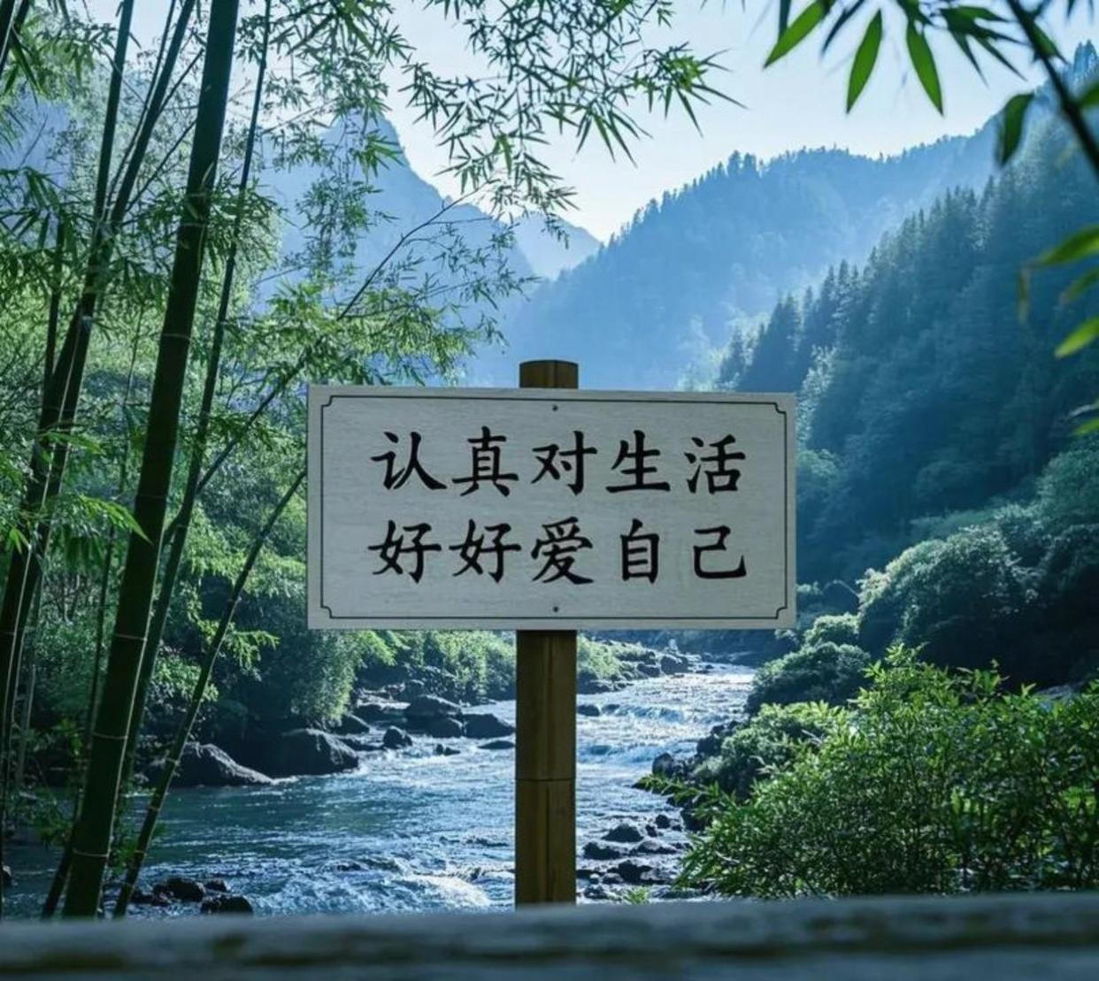 我认为宅家躺平。目前国内国际经济大环境都不怎么好，况且还有规模不同的几场局部战争