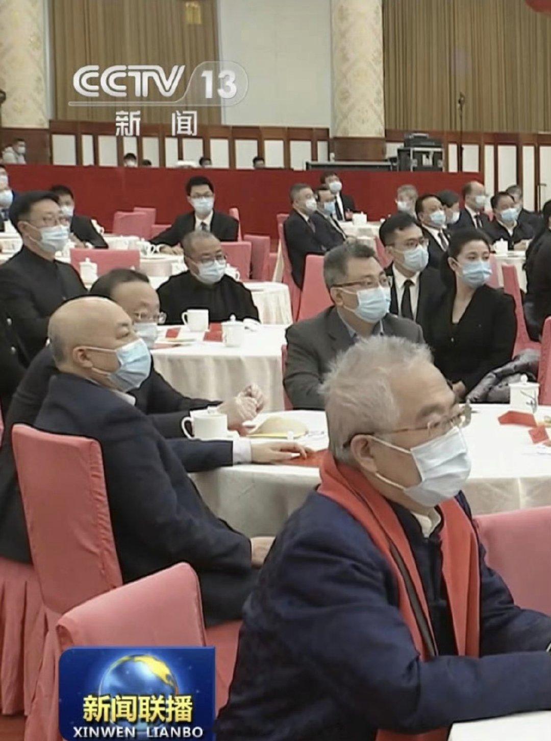捕捉一只开会萌萌烨 