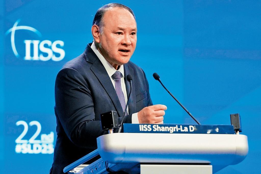 菲律宾国防部长特奥多罗在首尔安全对话期间接受路透社采访时声称，中国可能把美韩军演