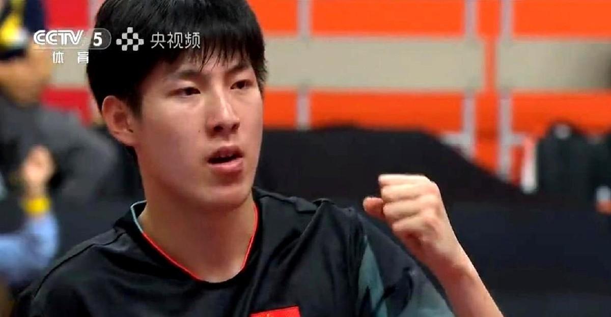 王皓这回排阵，确实有点东西。
亚运会男团决赛，他让温瑞博去碰张本智和。要知道，温