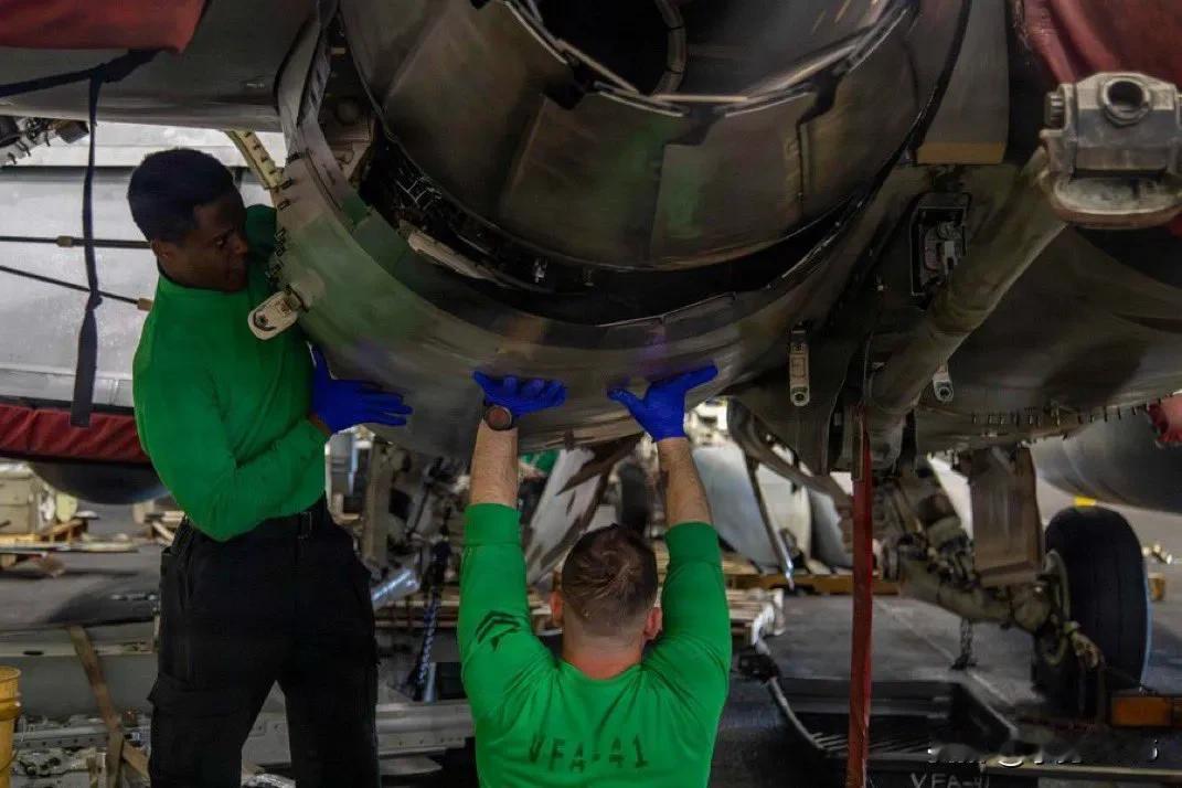 🇺🇸🇮🇷 唐纳德·特朗普谈伊朗：

📌 “伊朗的战争将很快结束，我们期