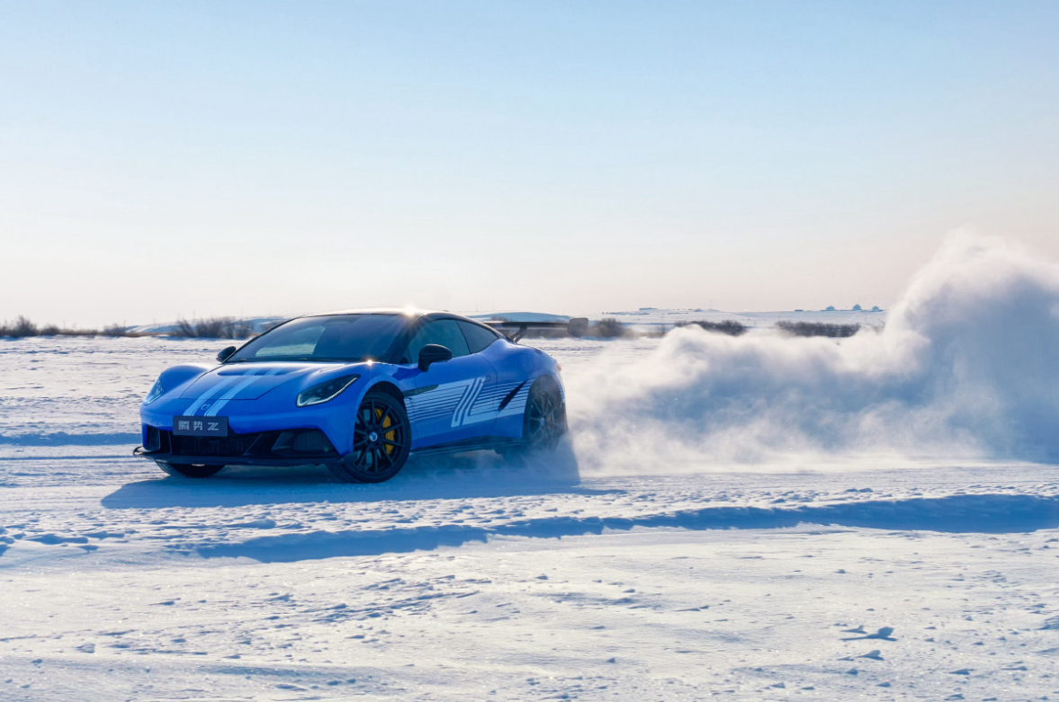 仰望U9，腾势Z如果冠名一下F1赛车如何？ 