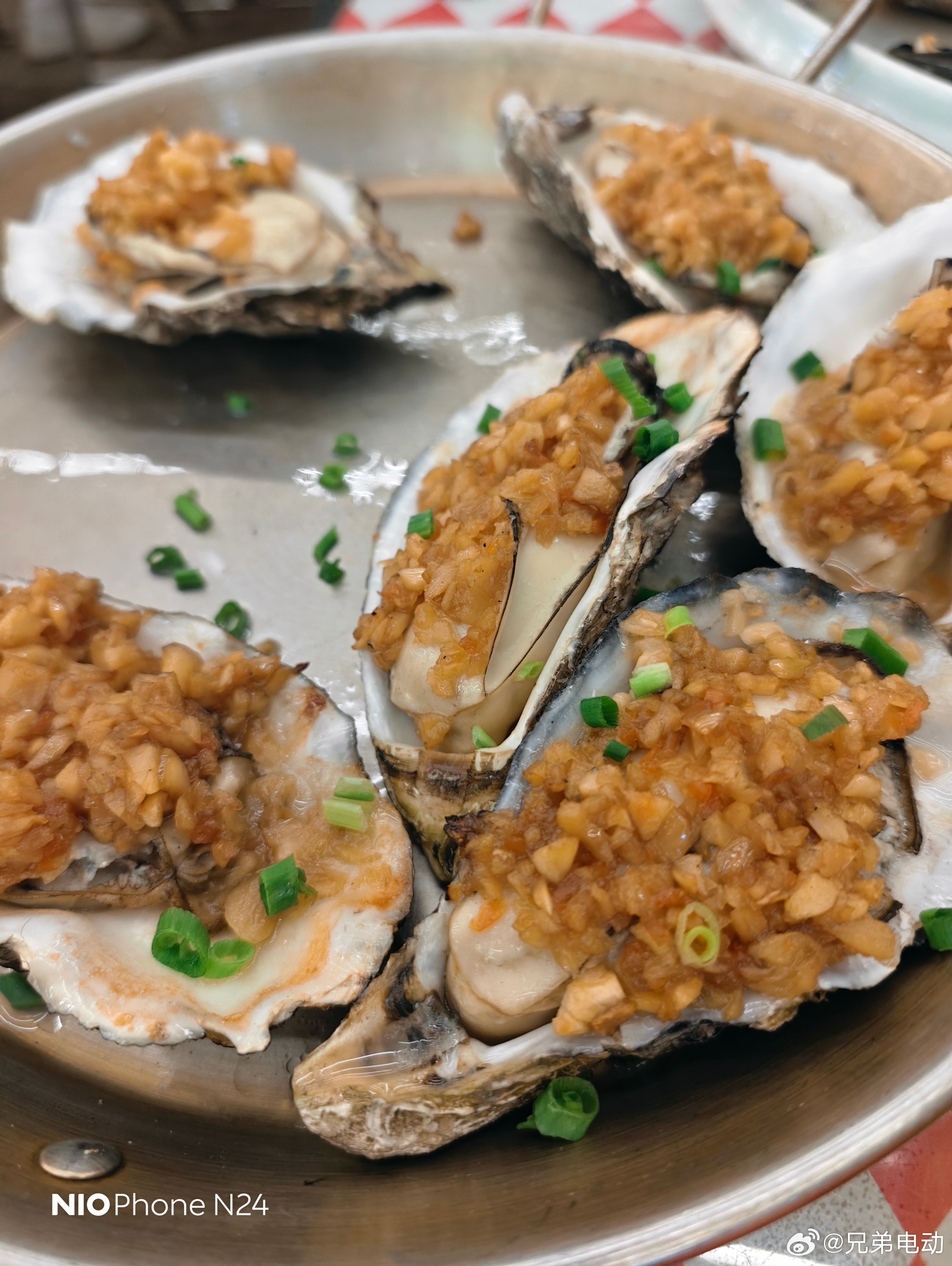 今日份夜宵，感觉像控糖失败的样子。兄弟电动