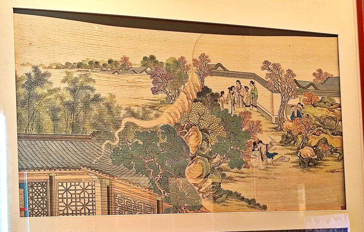 《红楼梦》彩绘画册真跡展
   ″绘梦三重缘一一辽宁与红楼梦文化展″，在《沈阳博