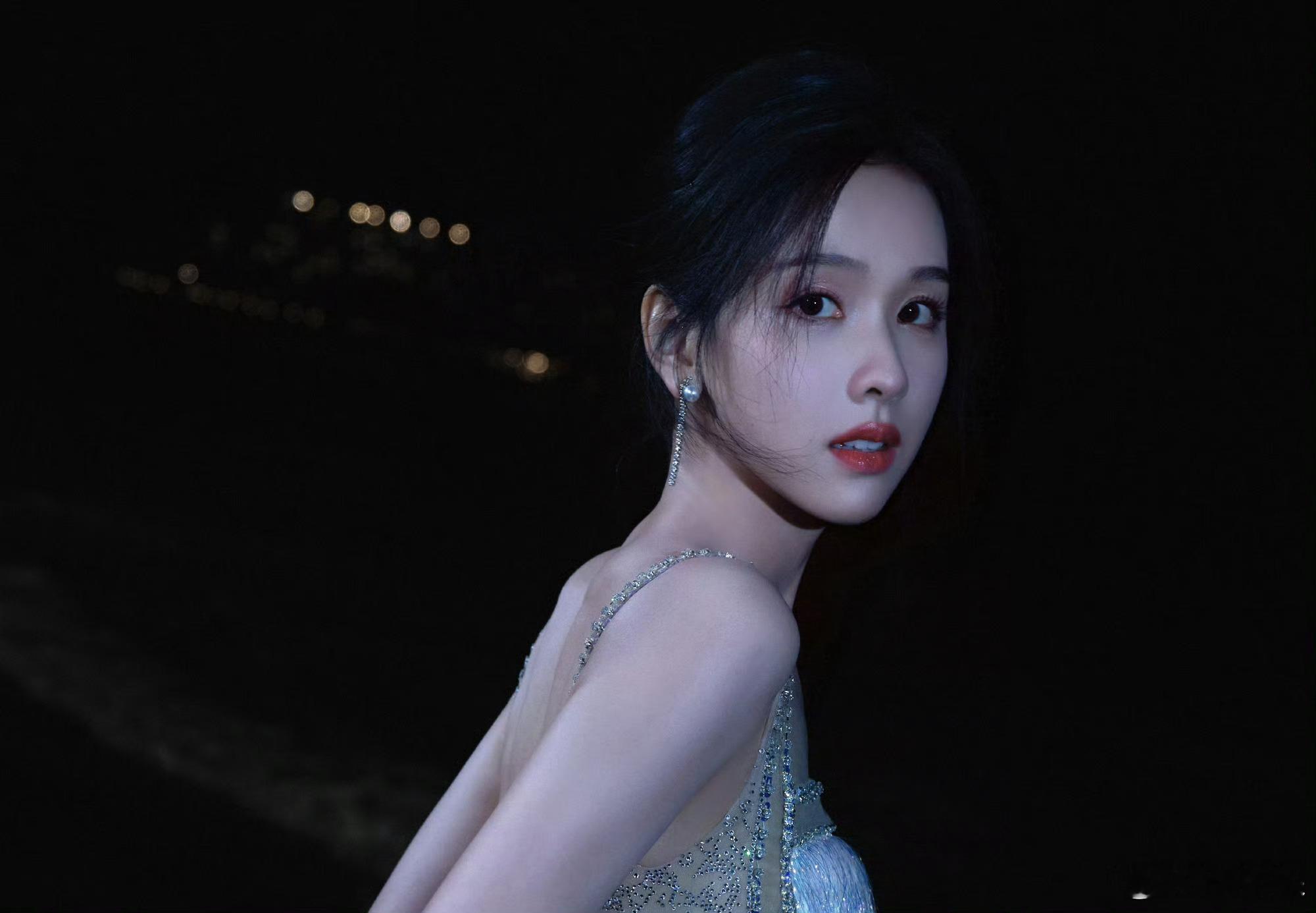陈都灵暗夜精灵  🧚🌊 