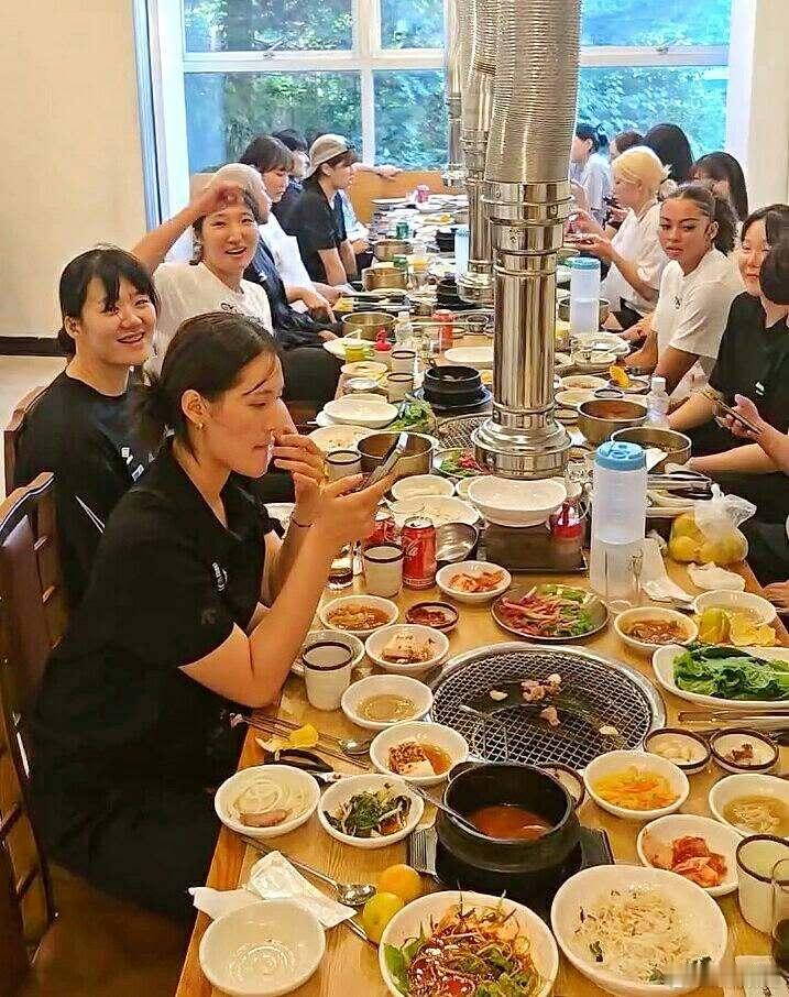 国际排坛动态韩国女排虽然在中日韩顶尖俱乐部国际赛遭遇2连败，不过这不影响现代建设