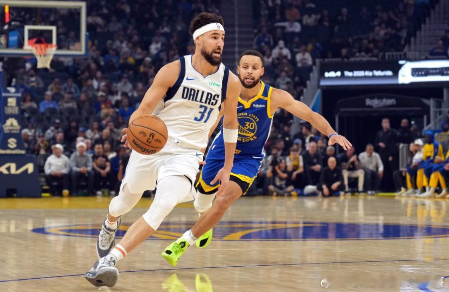 NBA圣诞大战，勇士在主场以126-116击败独行侠，赛后，库里接受了记者采访。