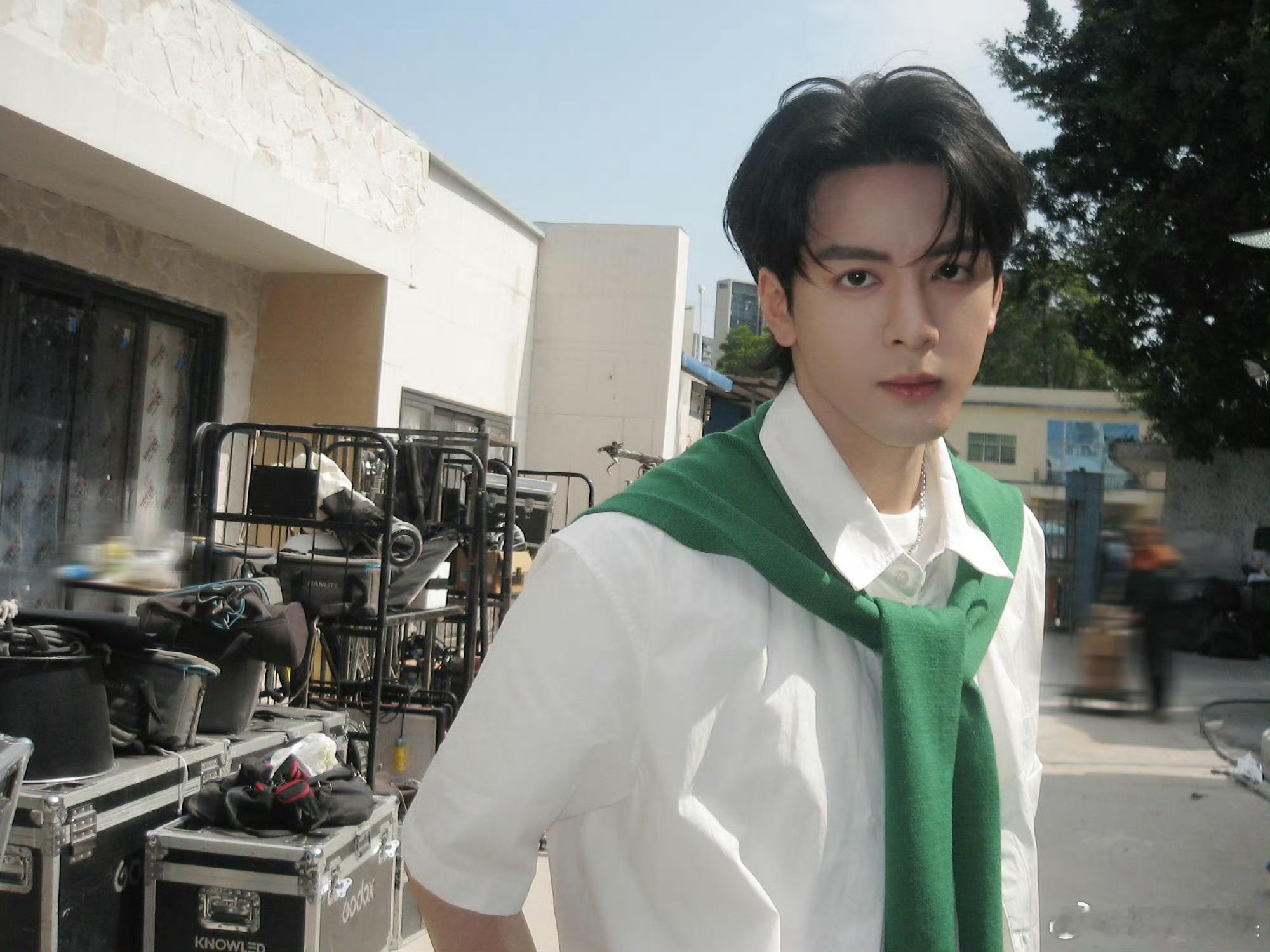 曾舜晞男大味曾舜晞片场ccd曾舜晞片场ccd，男大味，哇哦 