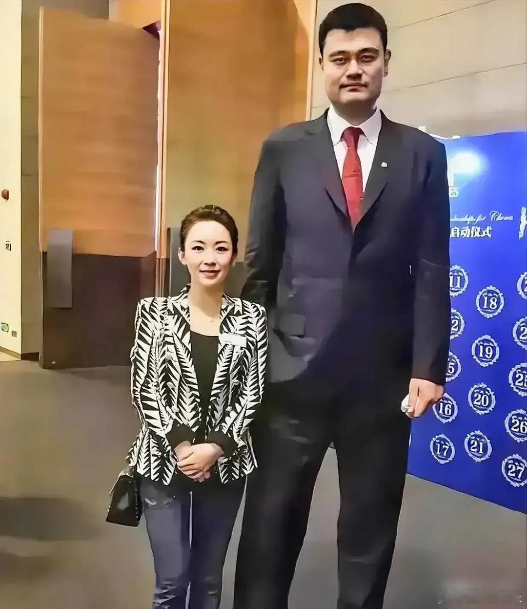 姚明还好不进娱乐圈，不然没人和他能搭戏 ​​​