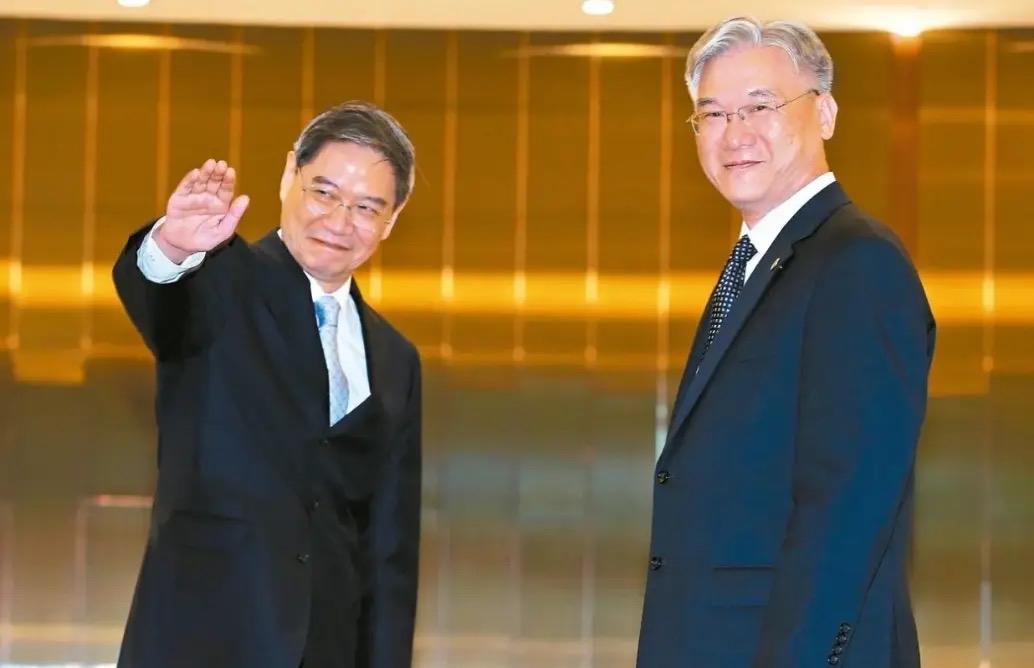 1月14日国台办发布会上，有记者问台媒报道“国共论坛”将在北京登场、国民党高层将