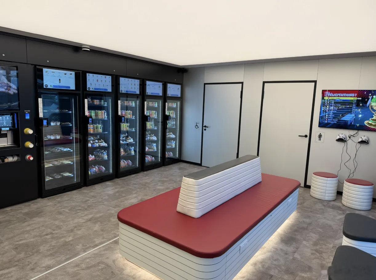 特斯拉也建休息站了，有零食，有电视，还能打游戏。国内蔚小理可以学起来，当然，蔚来