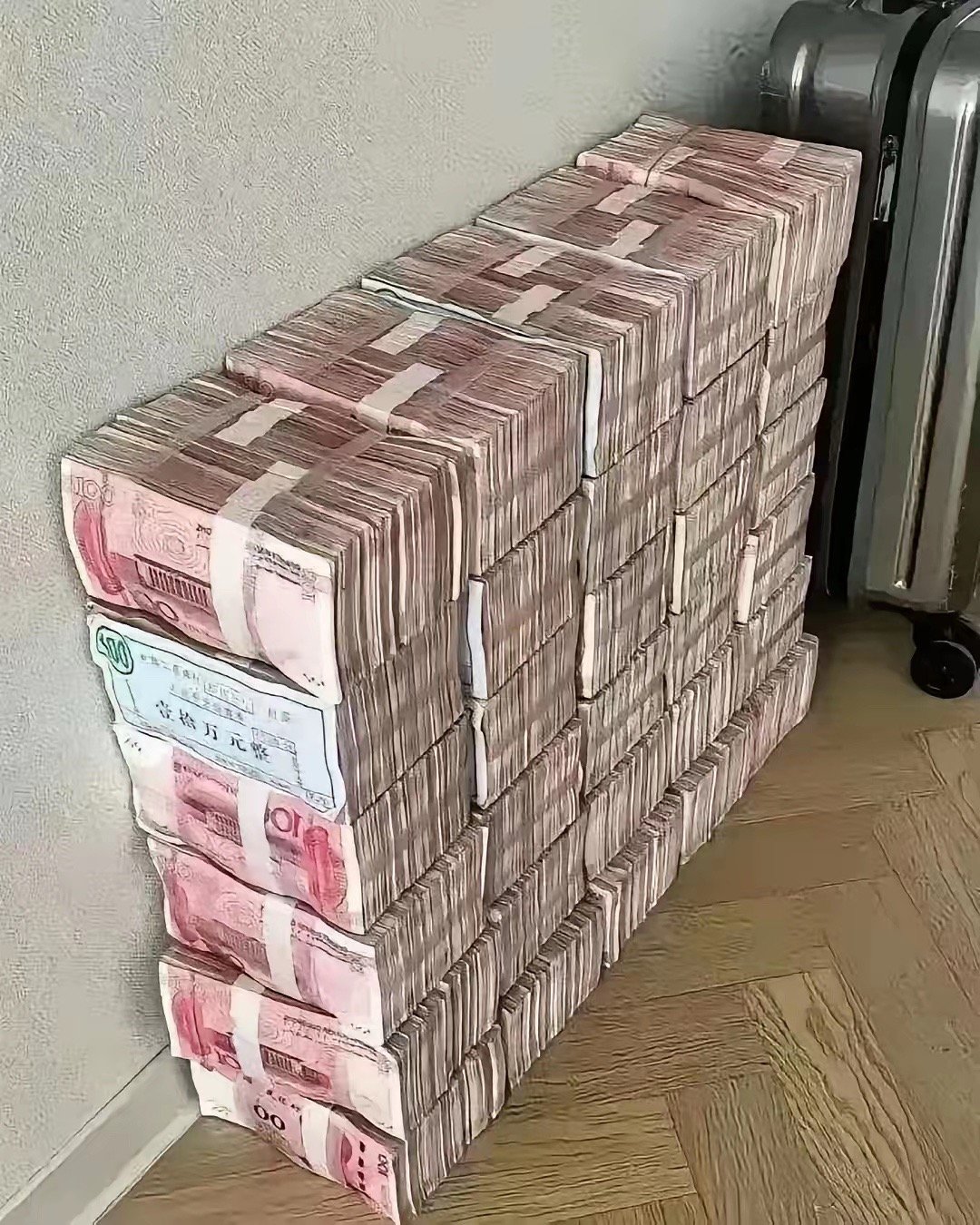 感恩财神爷，我已准备好接住这笔横财，财源滚滚而来。谢谢贵人的相助，心想事成，万事