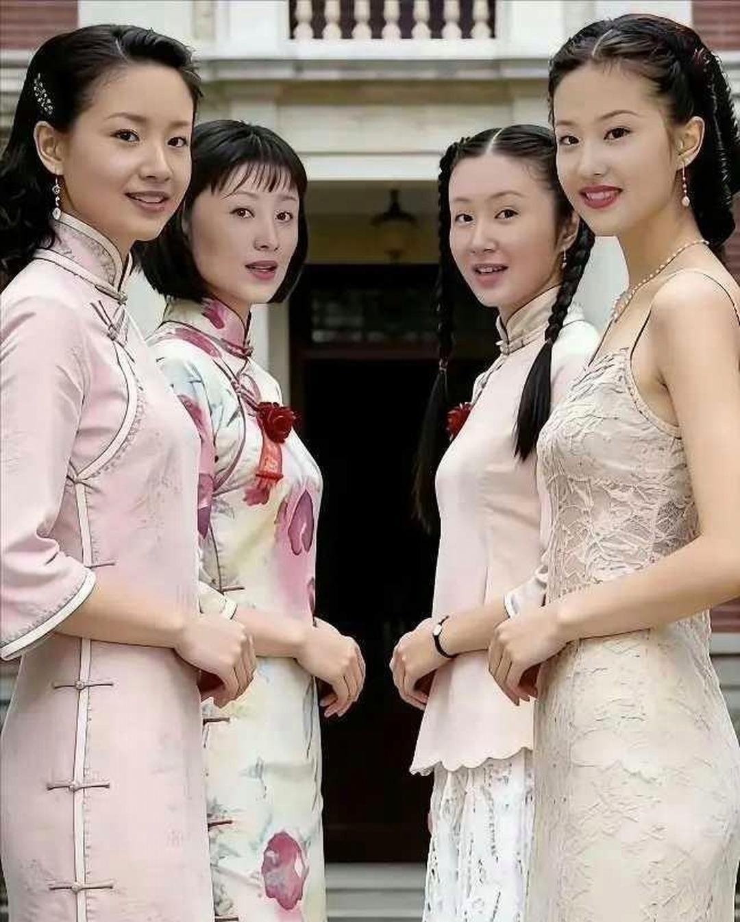 谁懂啊！刘亦菲当年拍《金粉世家》时才15岁，满脸胶原蛋白，清冷又灵动的气质根本藏