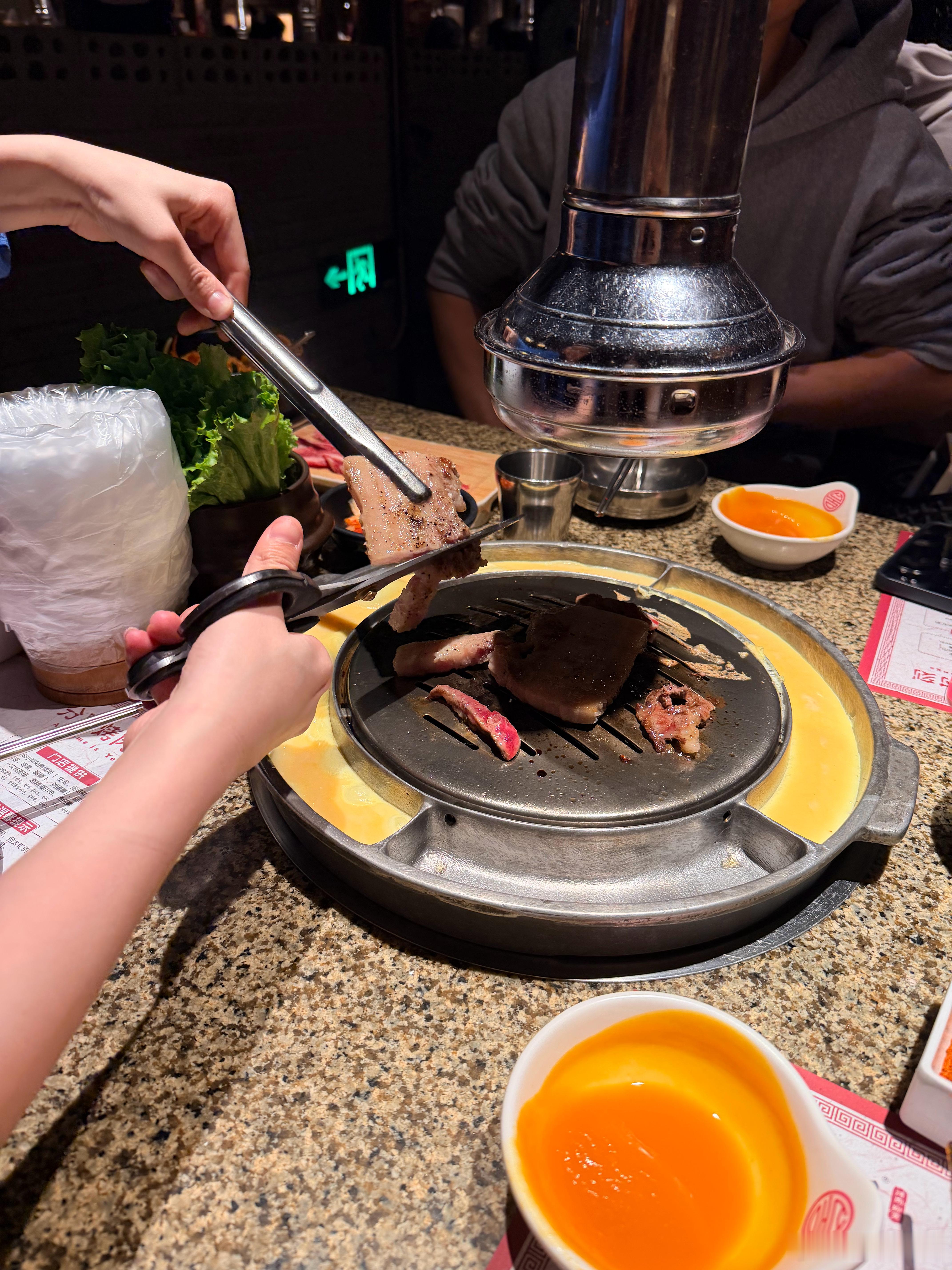 当友宝女真的太快乐了！！好朋友带我和她异地恋的男朋友出门，明明我俩平时我俩见面机